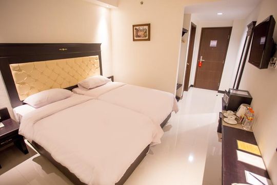 Same Hotel 2