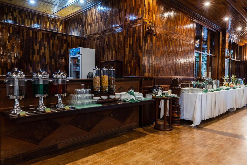 Pierre Hotel 8