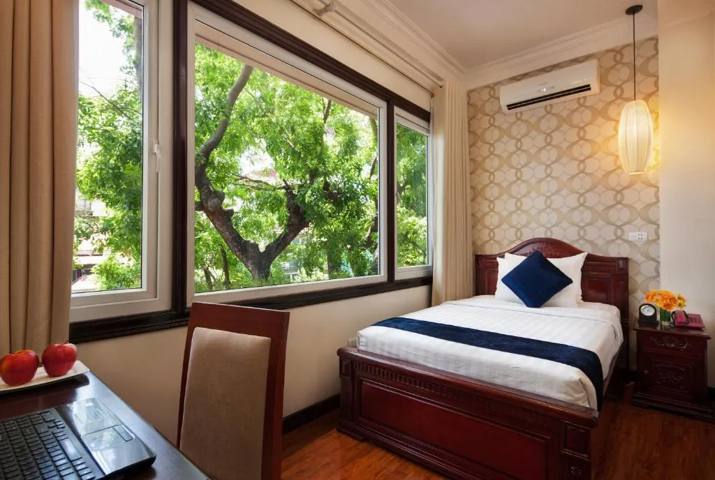 Hanoi Golden Moon Hotel & Travel 1