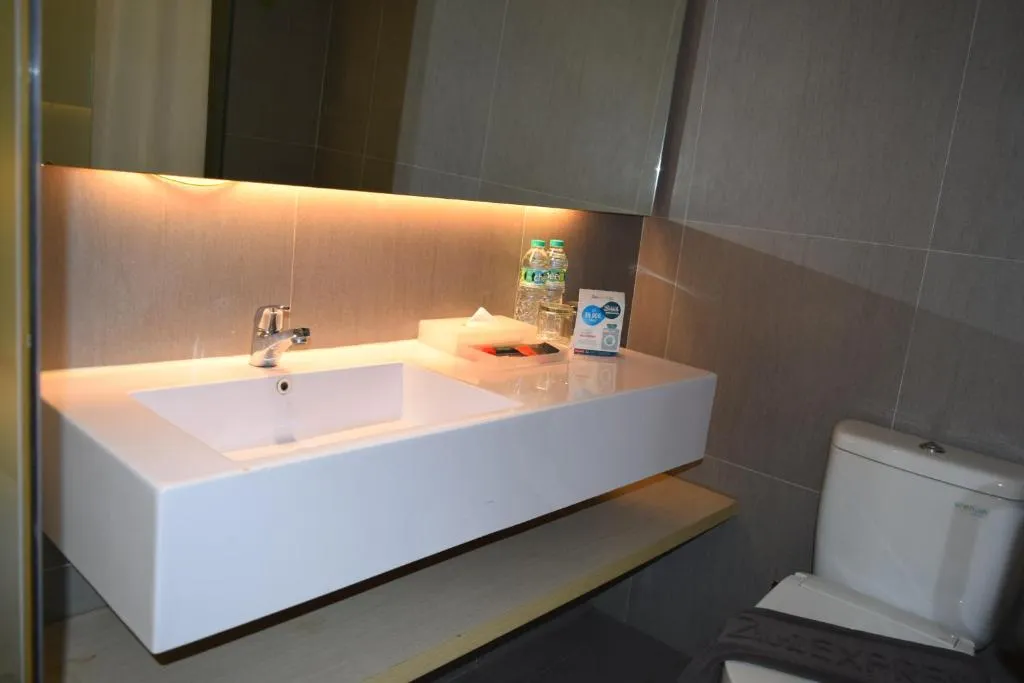 Zuri Express Mangga Dua Hotel 2