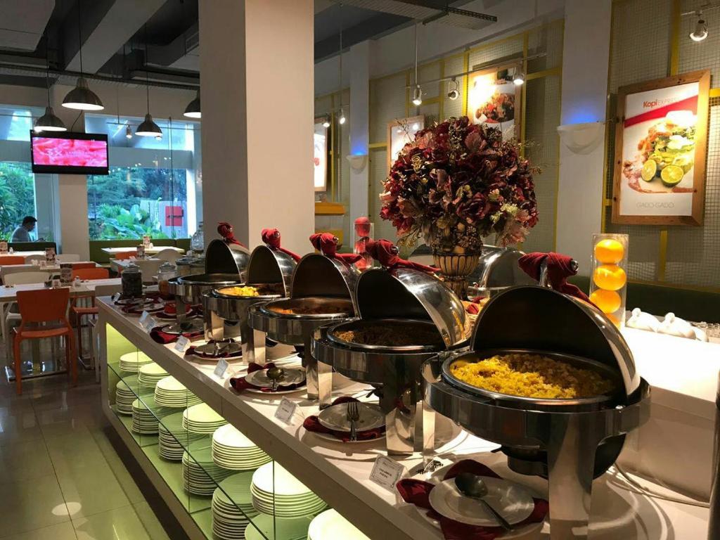 Zuri Express Mangga Dua Hotel 6