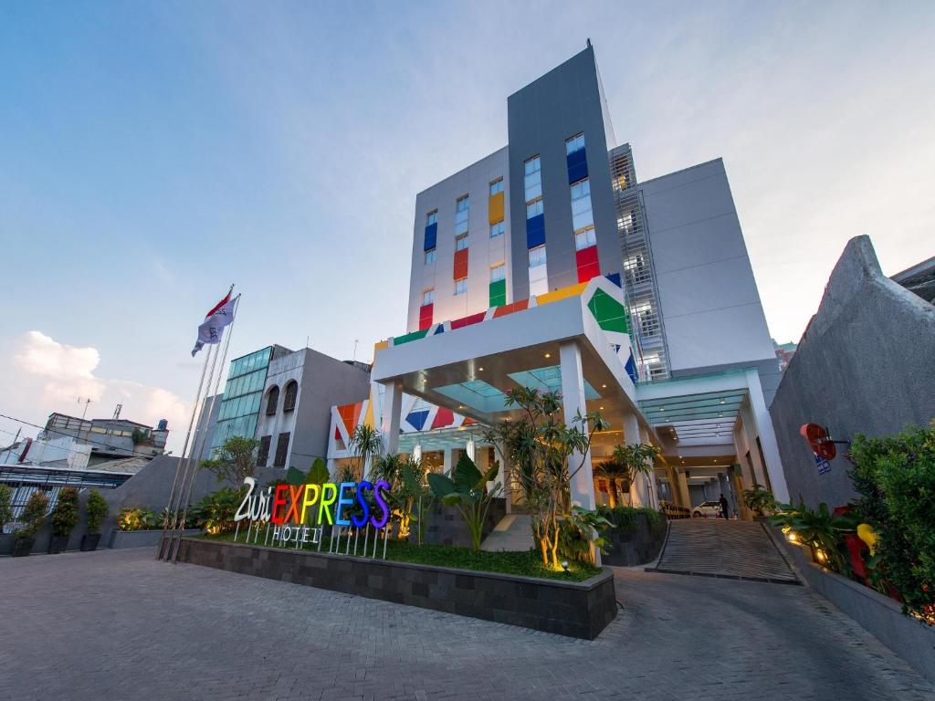 Zuri Express Mangga Dua Hotel 3