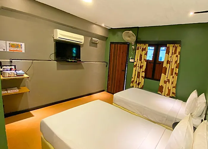 Bandwagon Twin Room 2