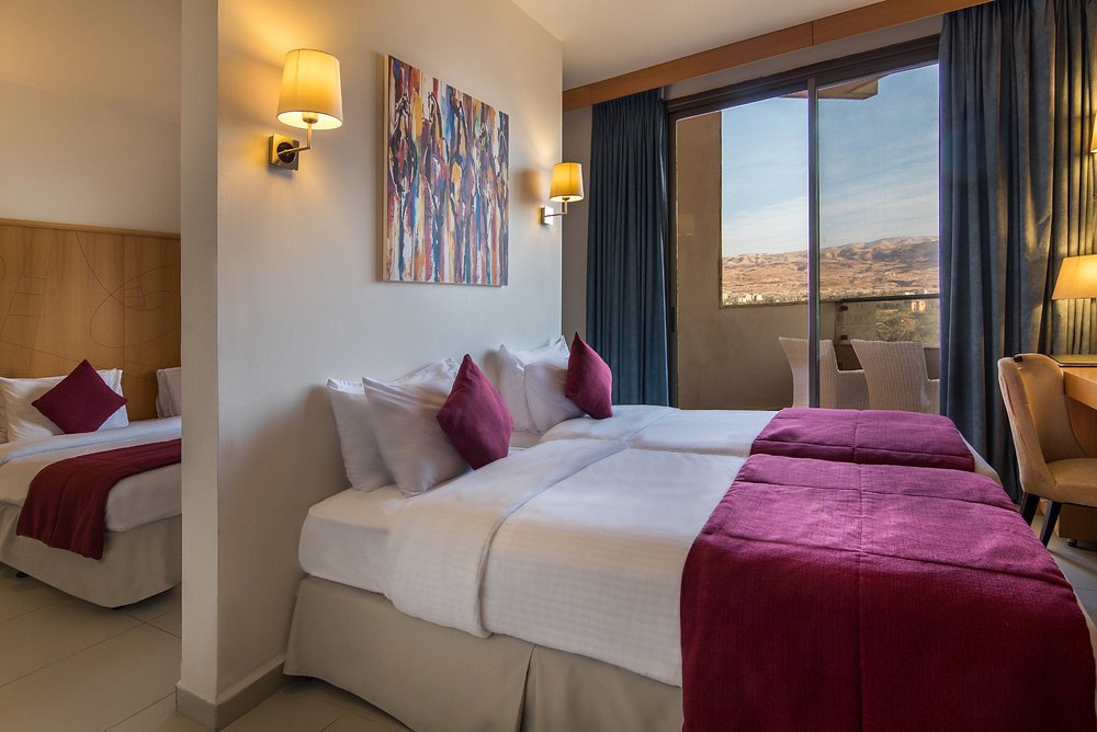 Ramada Resort by Wyndham Dead Sea 2