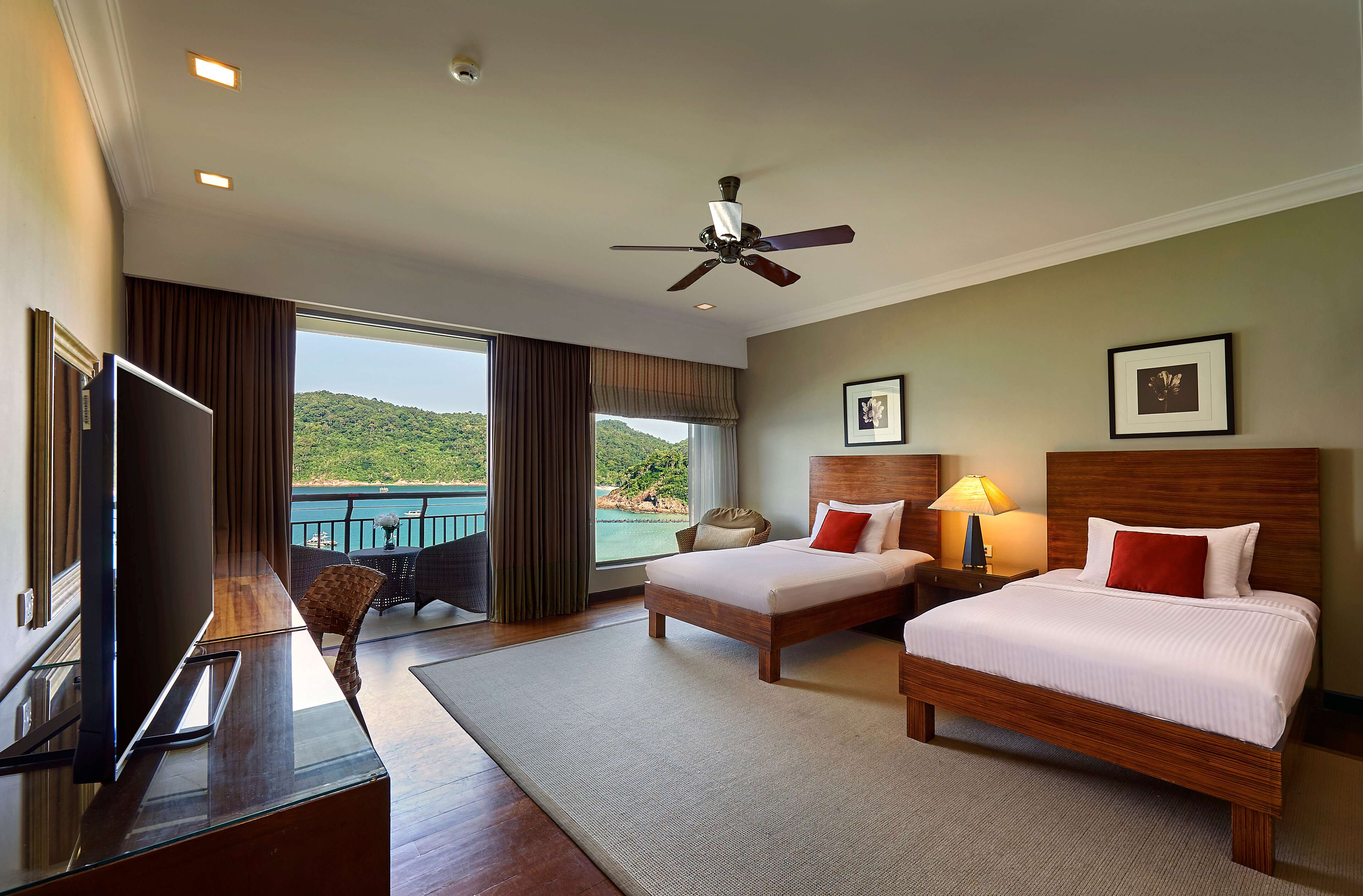 Cliff Premier, Taaras Beach & Spa Resort 3