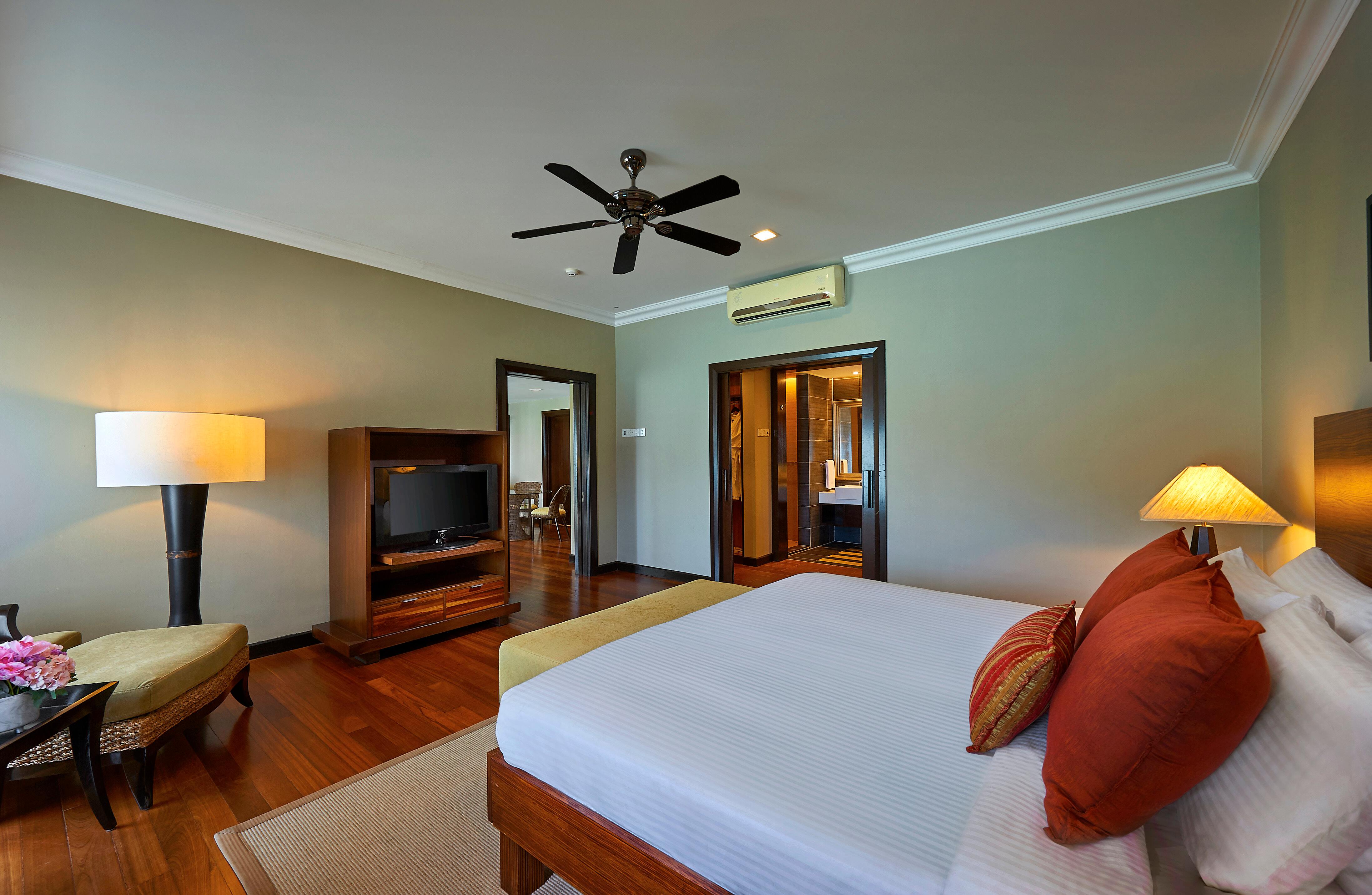 Cliff Premier Suite - Taaras Beach & Spa Resort 5