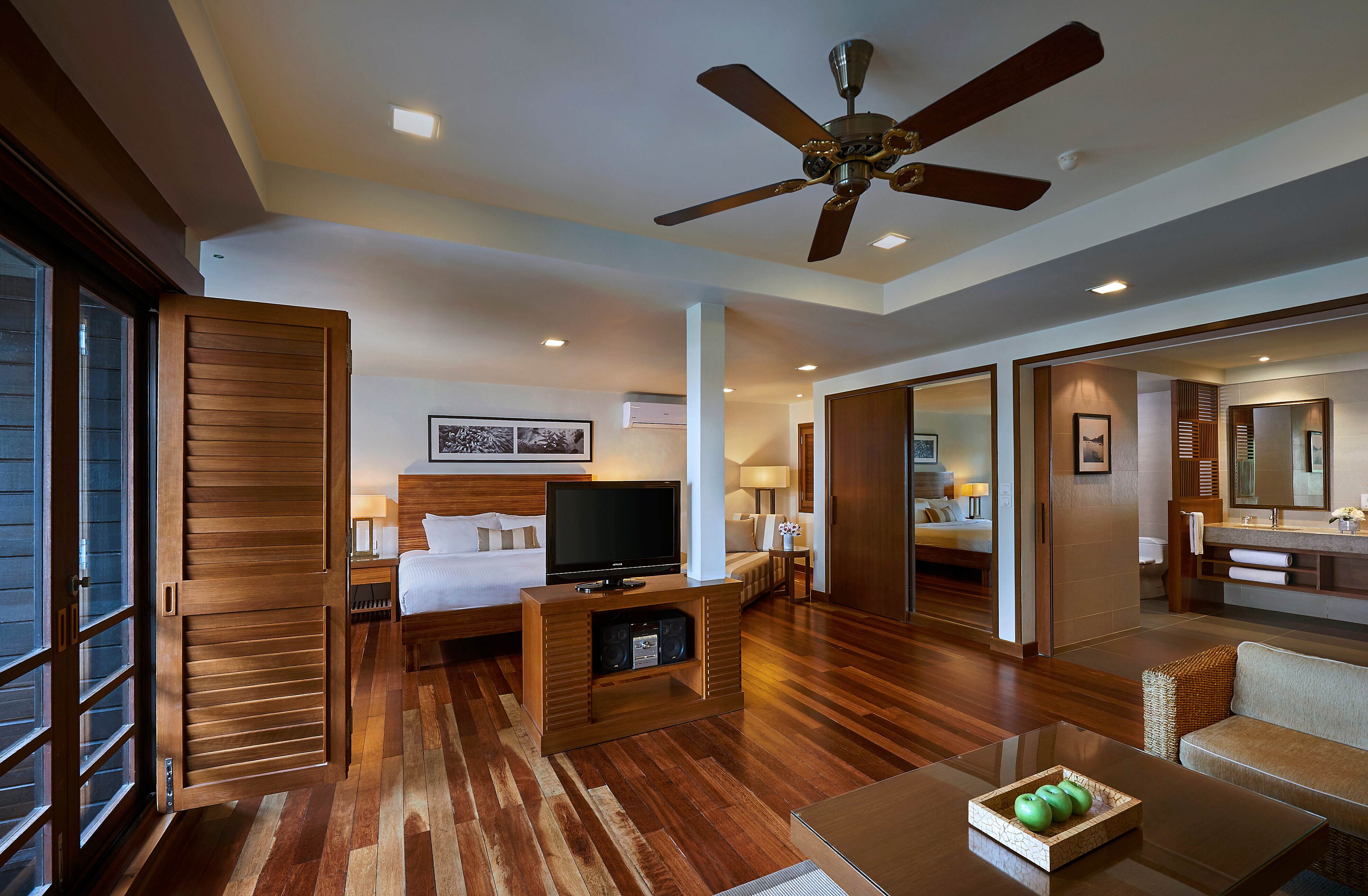 Ocean Front Suite - Taaras Beach & Spa Resort 3