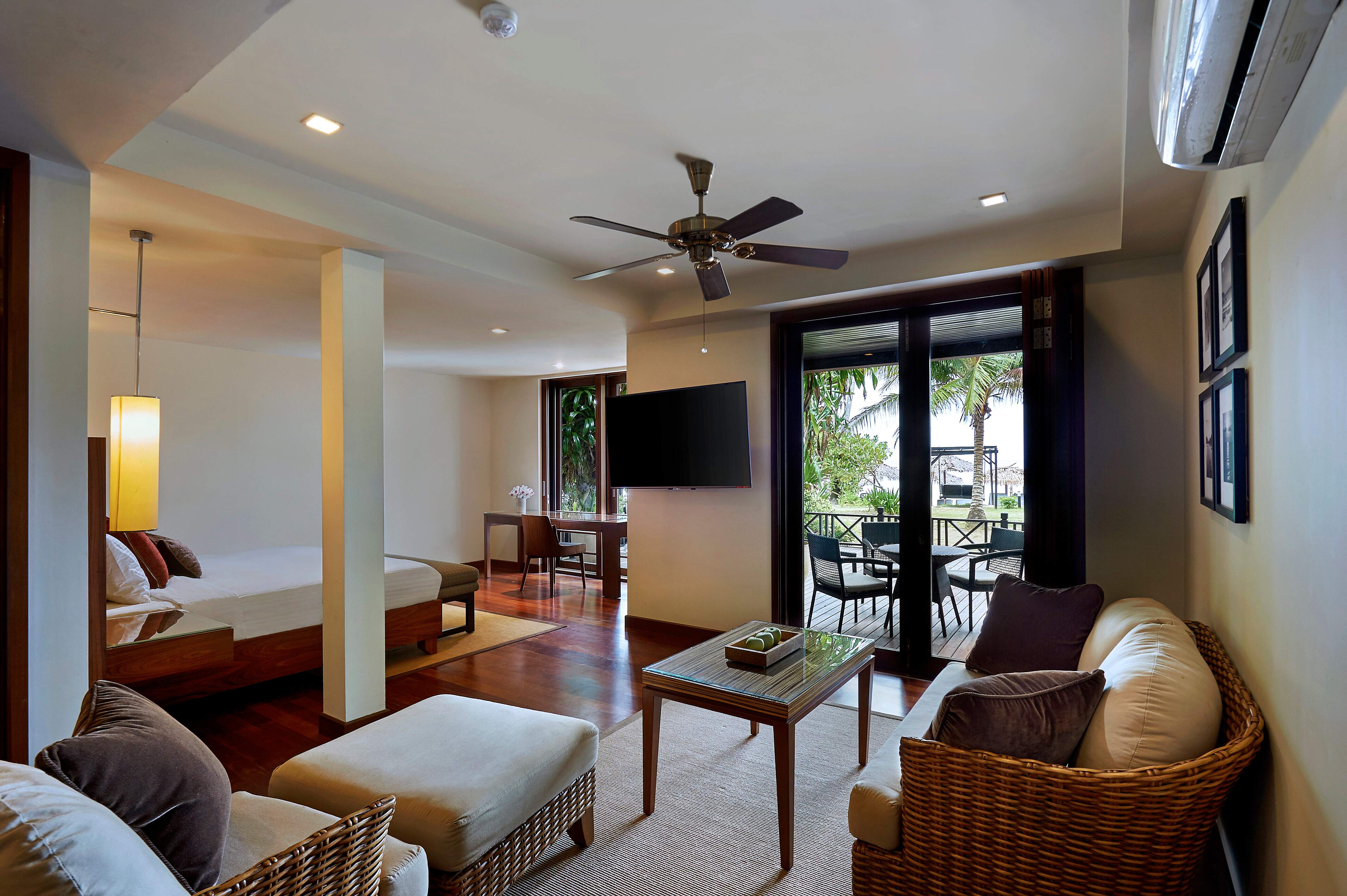 Ocean Front Master Suite - Taaras Beach & Spa Resort 5