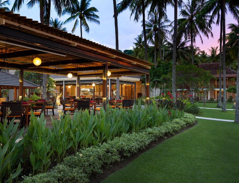 Holiday Resort Lombok 11