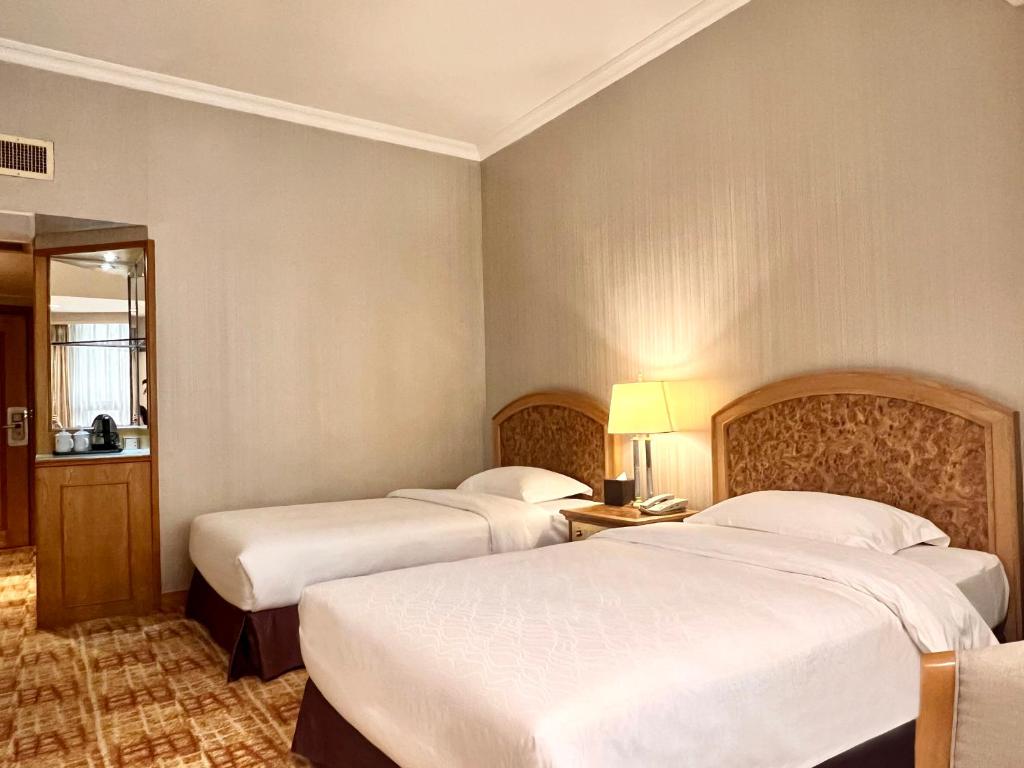 Century Plaza Hotel 1