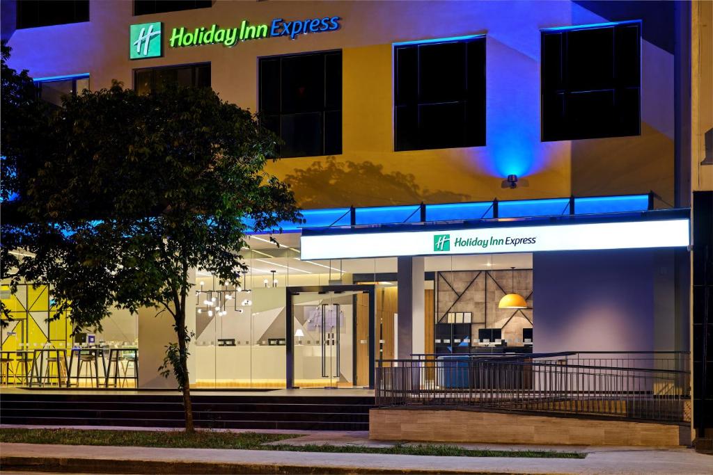 Holiday Inn Express Singapore Serangoon by IHG 6
