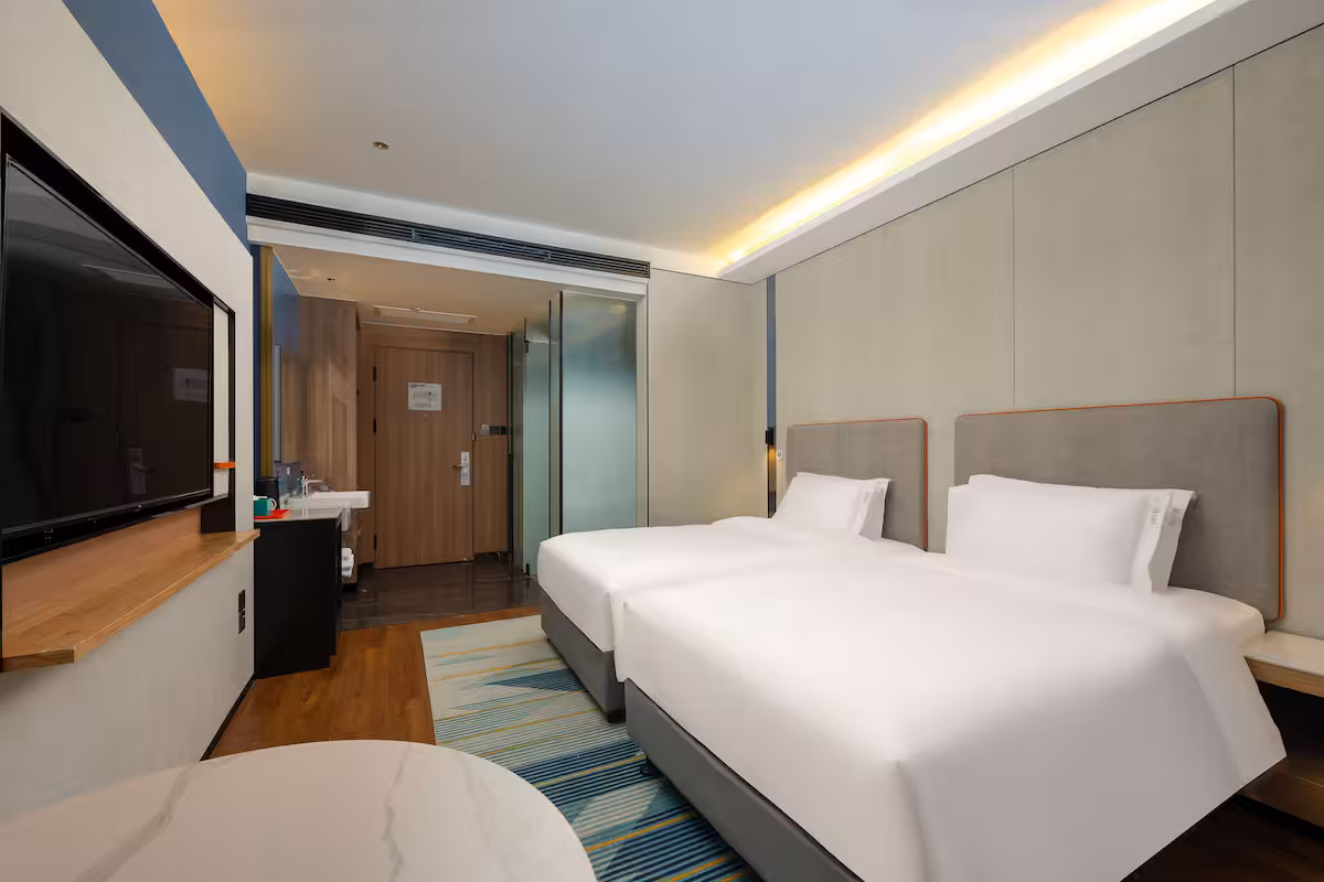 Holiday Inn Express Zhengning Hotel 1
