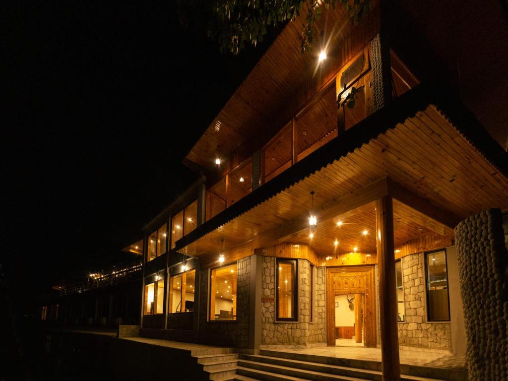 Roomy Daastaan Hotel 4