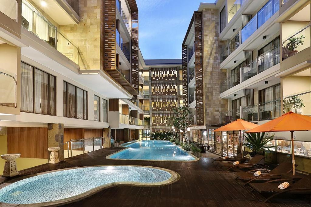 Harper Kuta Hotel by ASTON 8