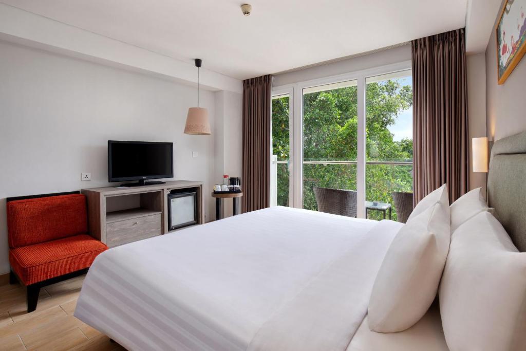 Harper Kuta Hotel by ASTON 10