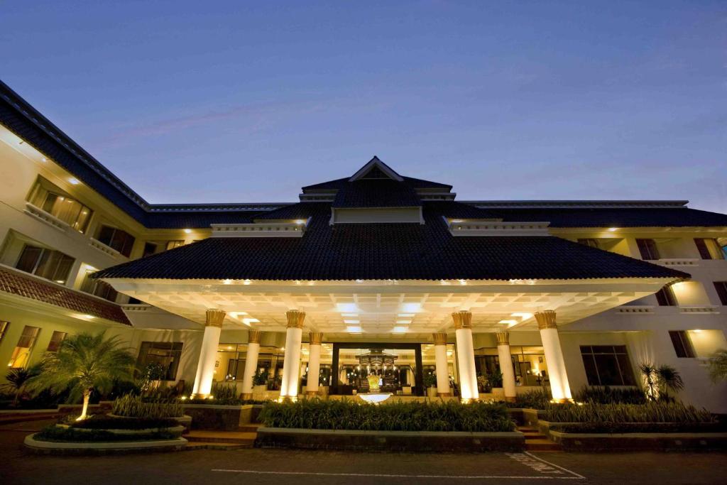 Hotel Santika Premiere Jogja 5