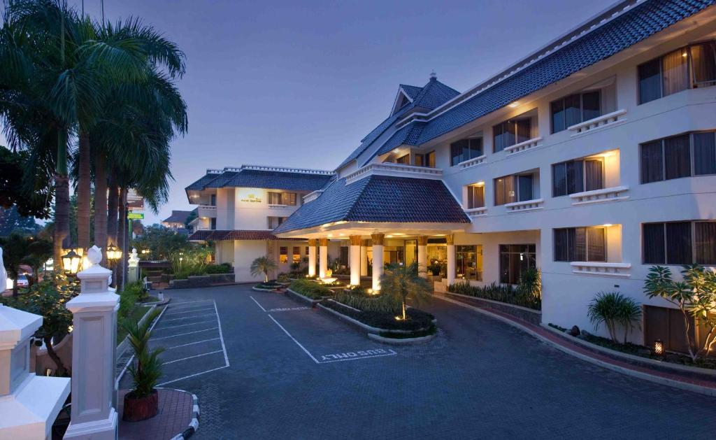 Hotel Santika Premiere Jogja 4