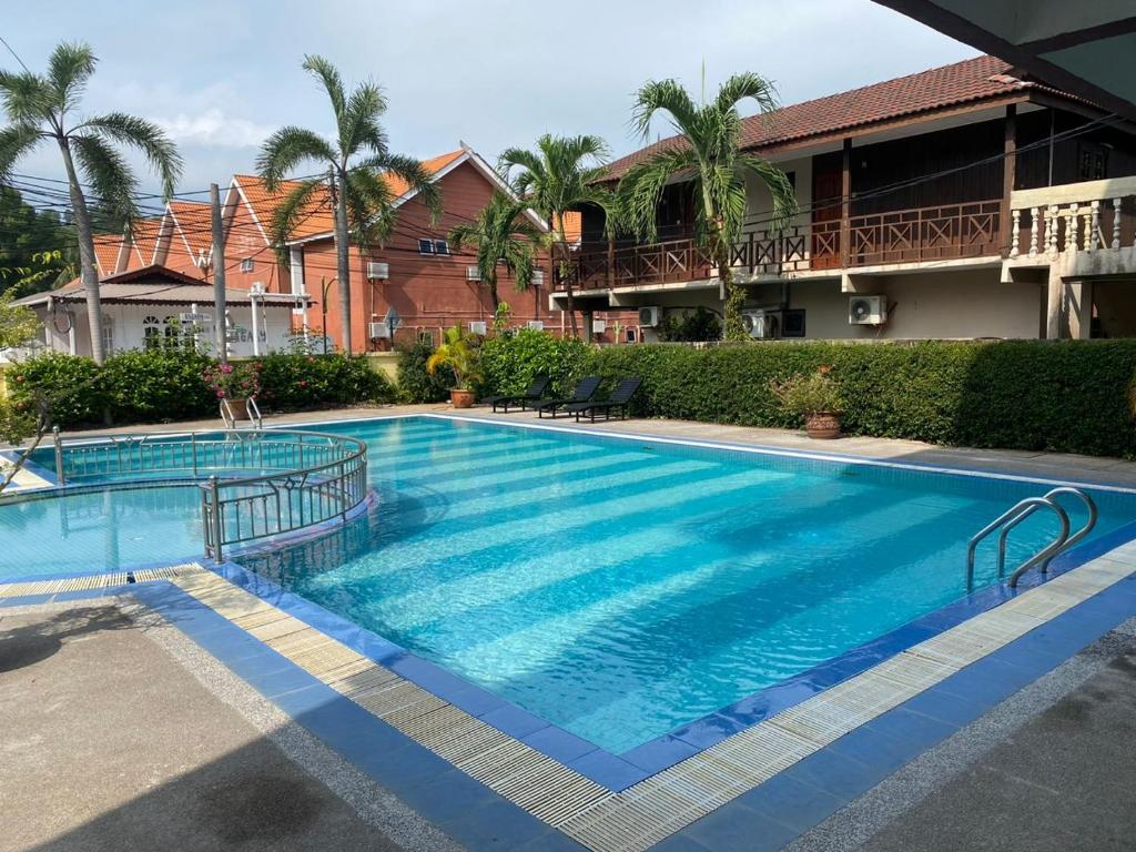 Pangkor Bay View Beach Resort 1