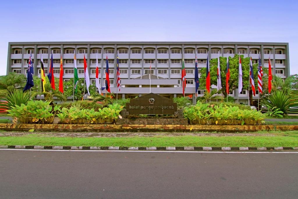 Pangeran Beach Hotel 5