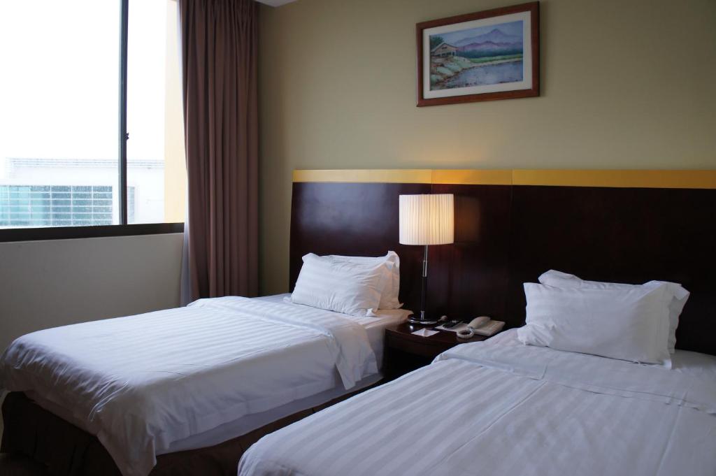 Gaya Centre Hotel  1
