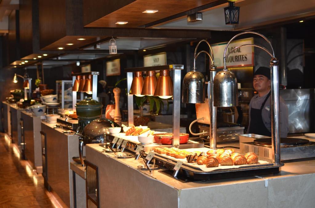 Le Meridien Kota Kinabalu 5