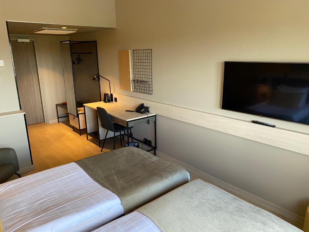 Skyline Airport Hotel 10