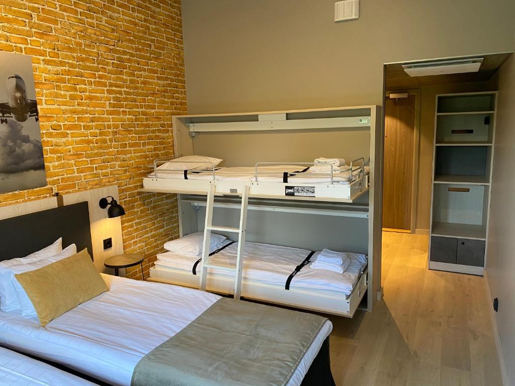 Skyline Airport Hotel 19