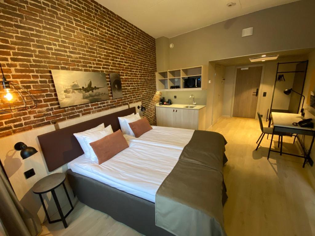Skyline Airport Hotel 15