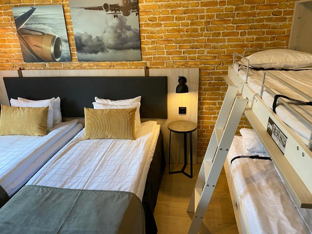 Skyline Airport Hotel 18