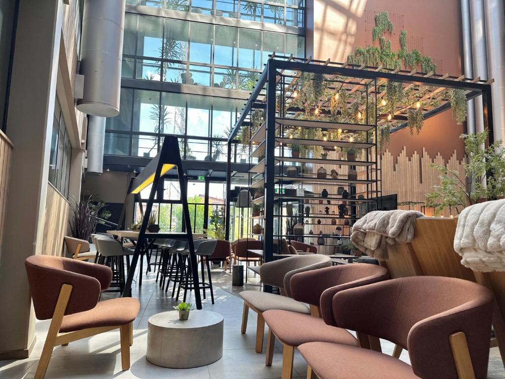 Skyline Airport Hotel 5