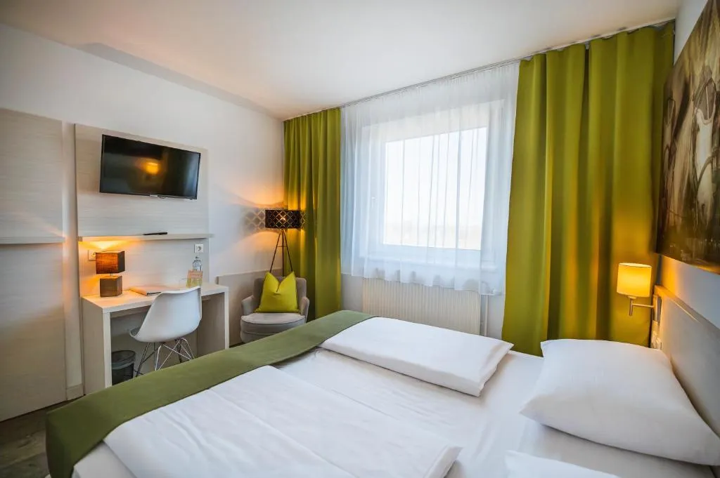 LifeHotel Vienna Airport 1