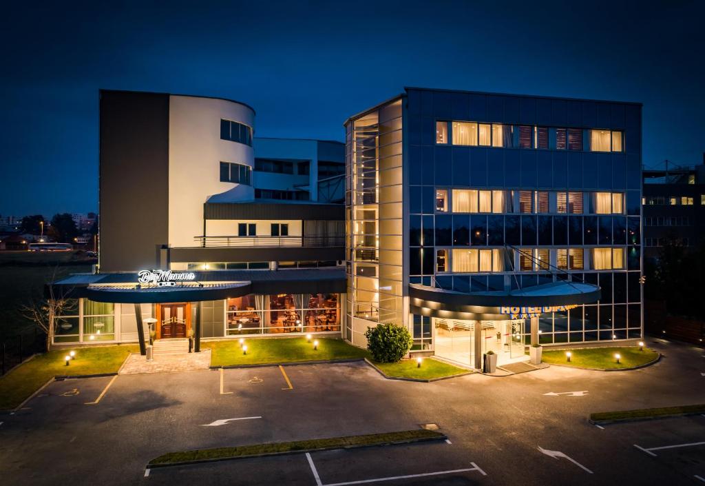 Hotel Diplomat 2