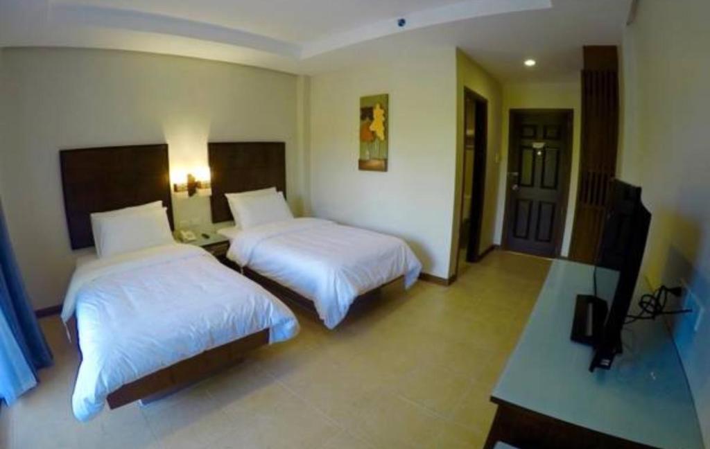 MO2 Lagoon Resort Coron 1