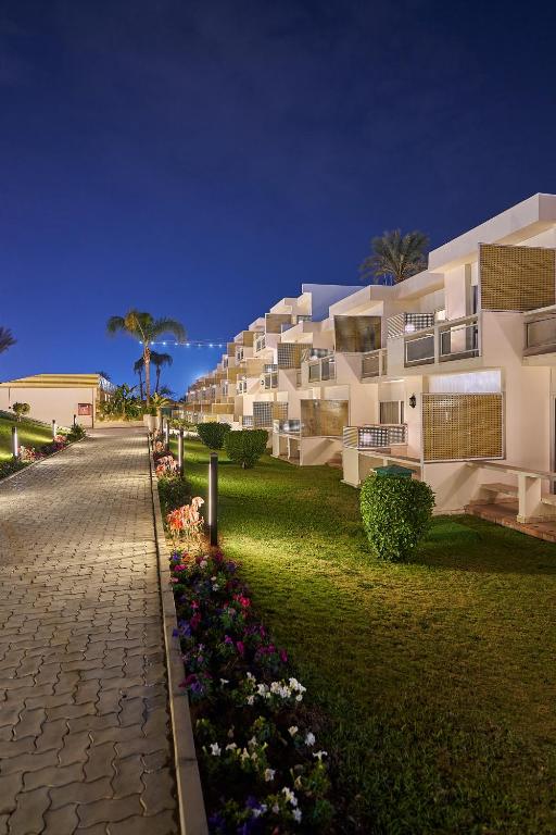 Pyramid Park Resort, Cairo 4