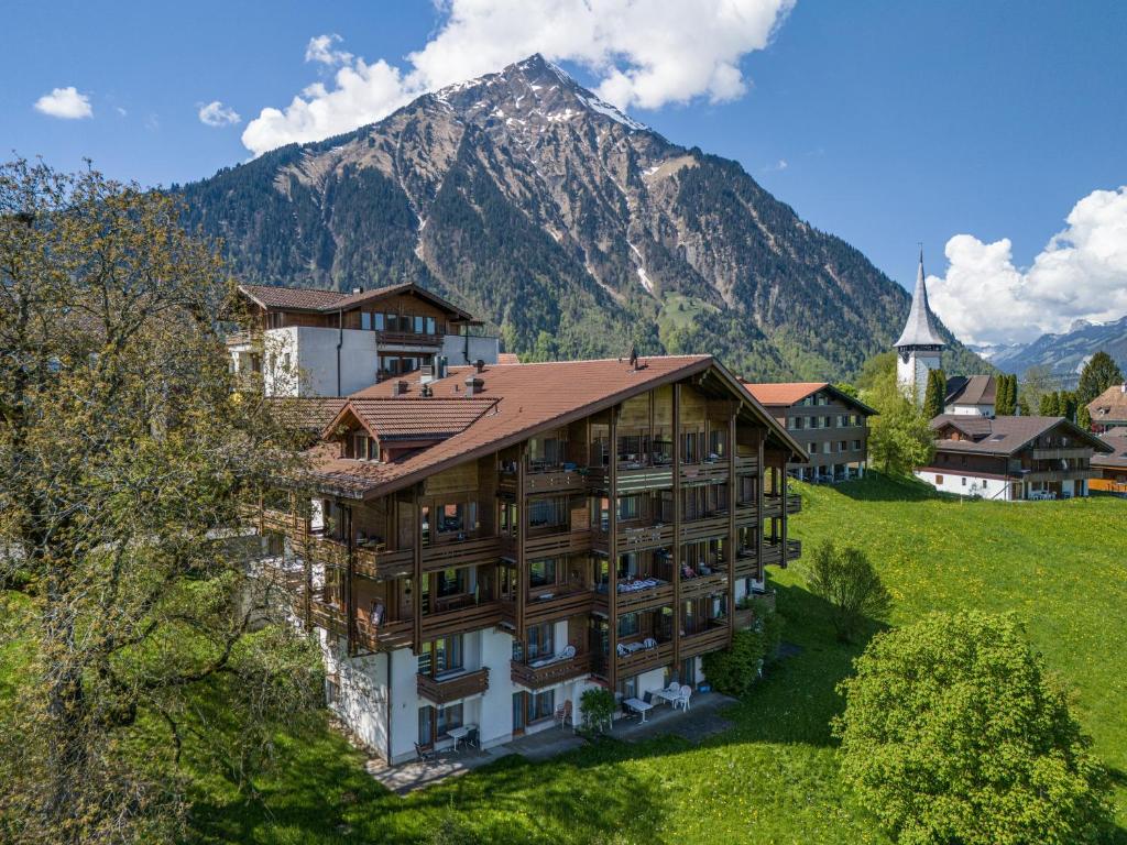 Hotel Aeschi Park 1