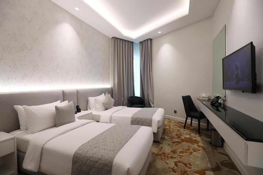 eStay Hotel 1