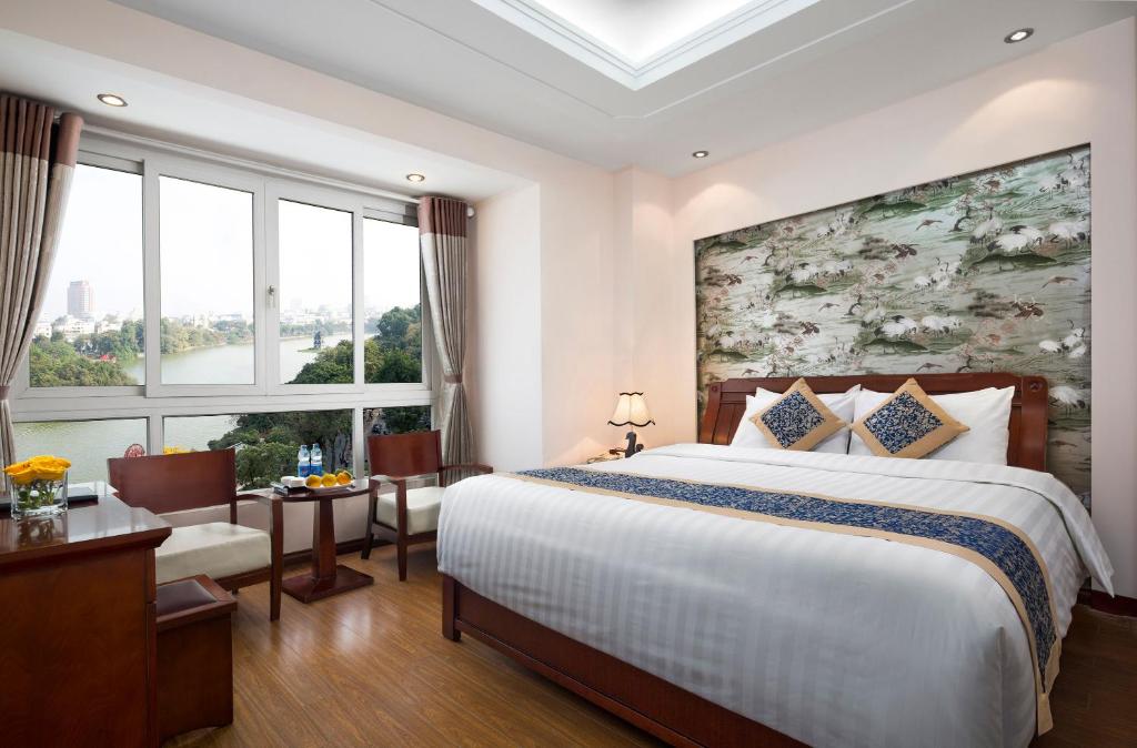 Lakeside palace Hotel 1