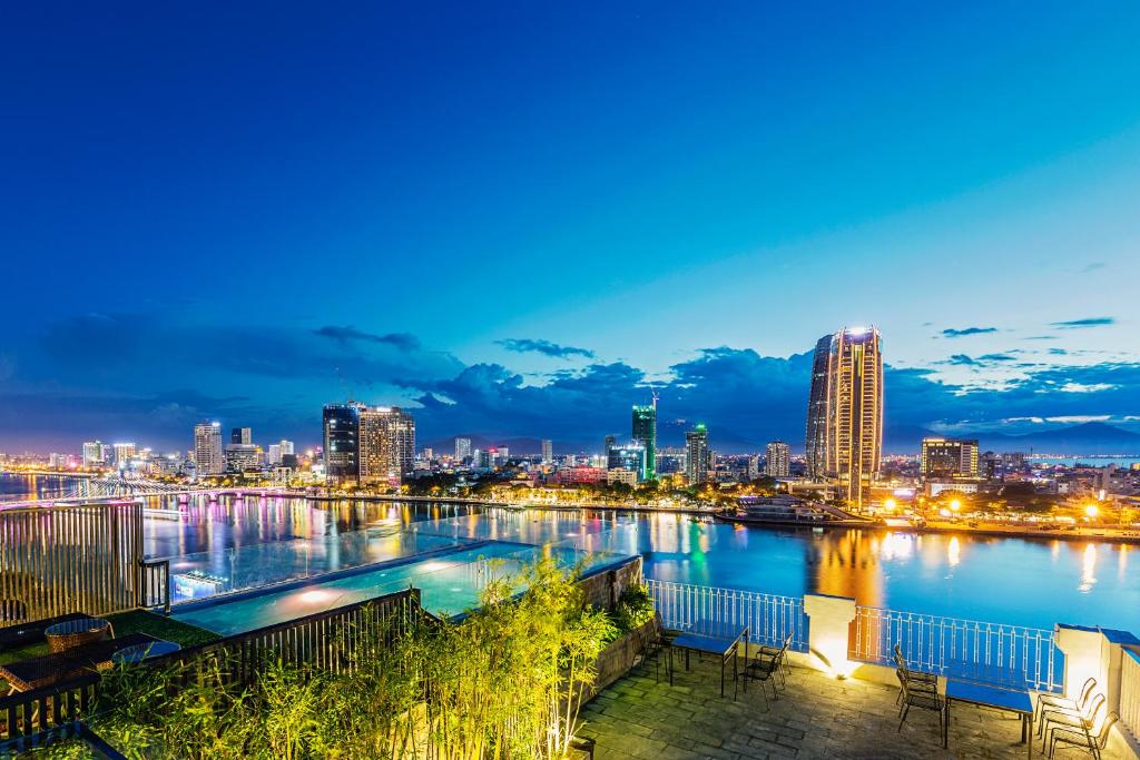 IBIZA Danang Riverfront Hotel 1