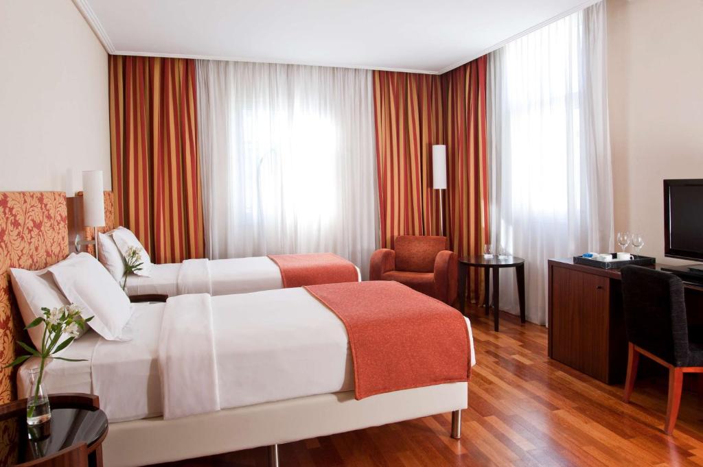 NH City Hotel 2