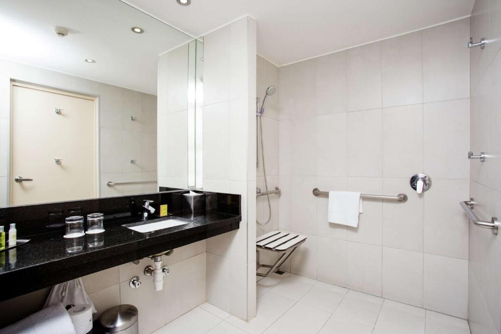 DoubleTree by Hilton 1