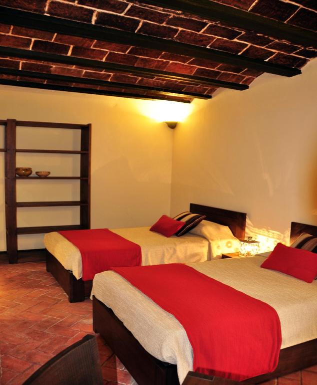 Naira Hotel 1