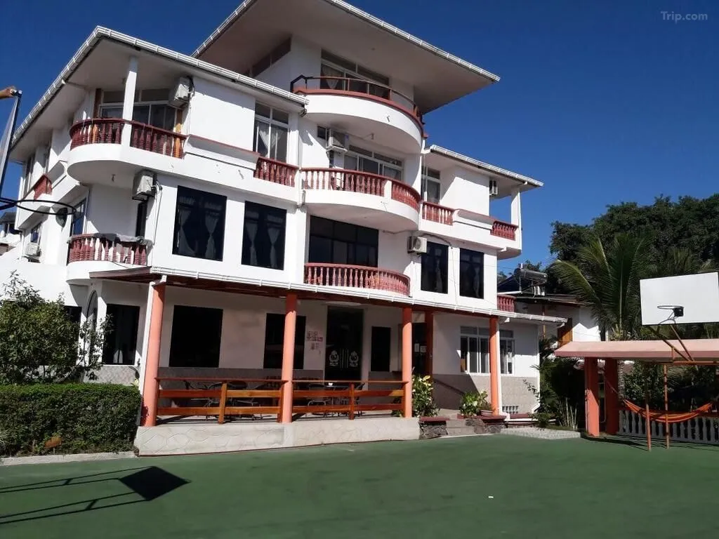Deja Vu Hotel 2