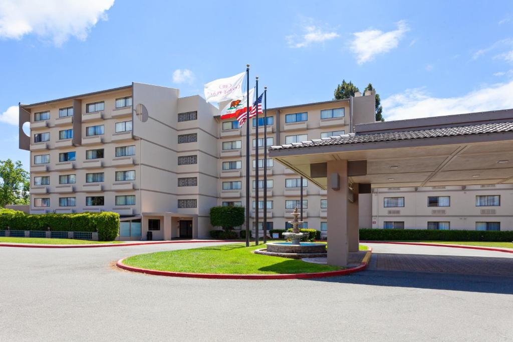 Crowne Plaza Silicon Valley N 2