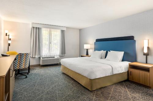 Hampton Inn & Suites Merced 2