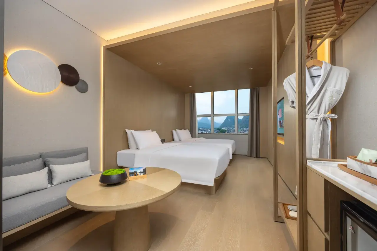 Eeril Hotel 2