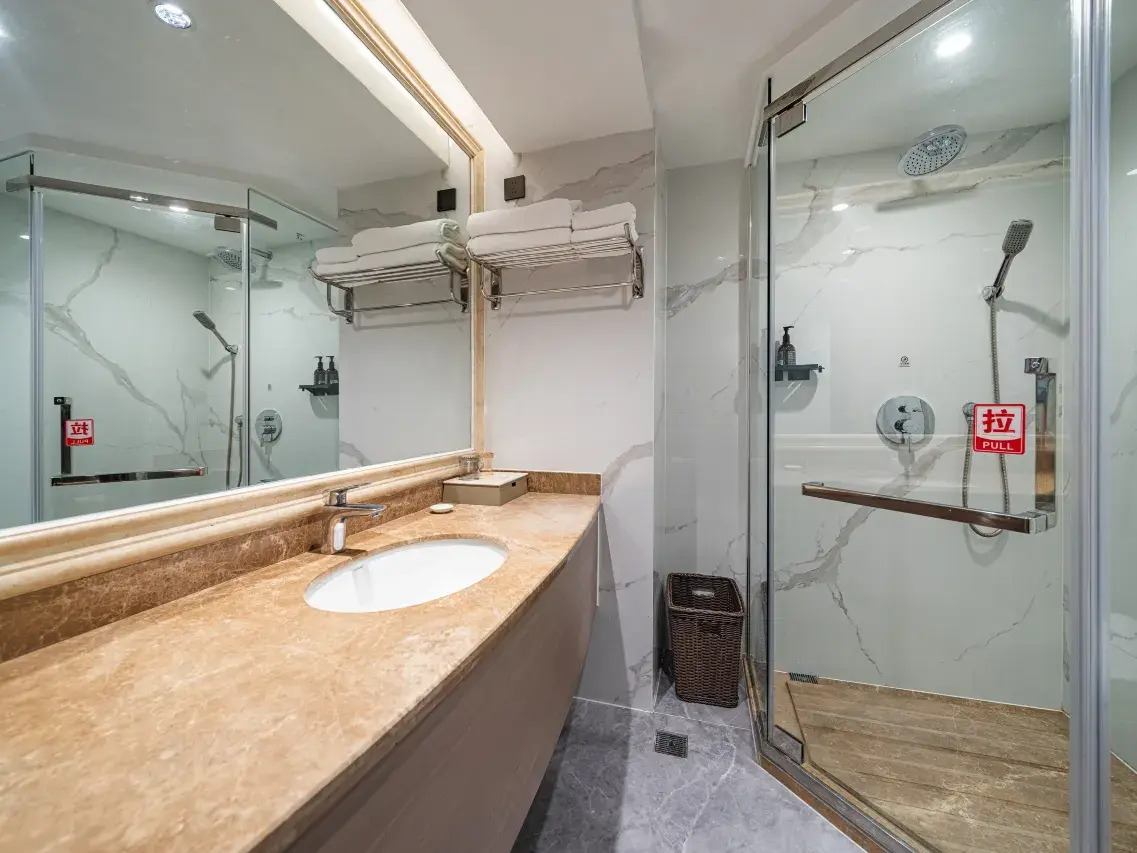 Grand Rezen Hotel 1