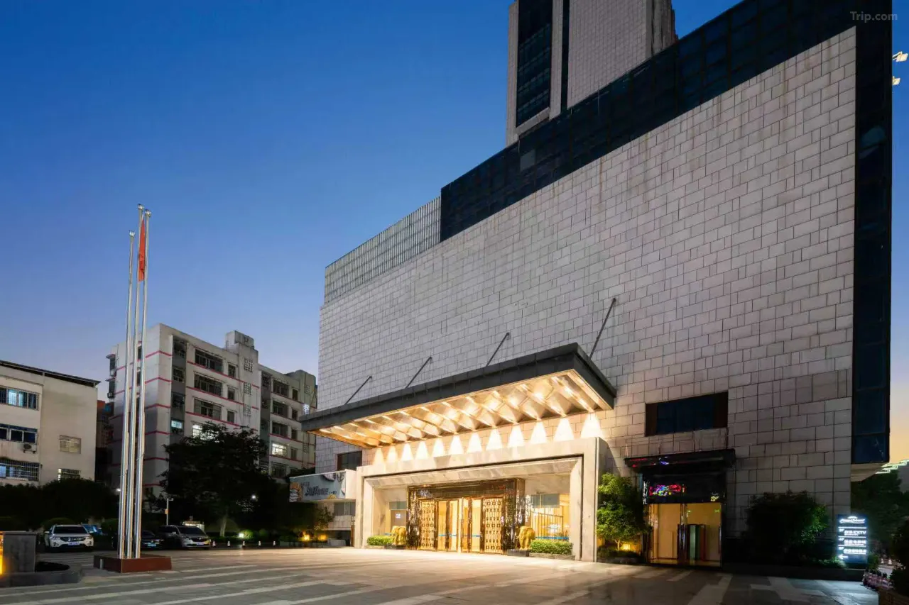 Howard Johnson Hotel 2