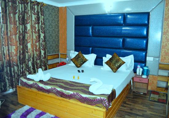 Paristaan Resorts 1