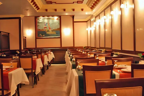 Glorious Hotel 6