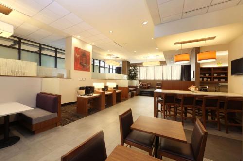Hyatt Place Flushing/LGA Airport 3